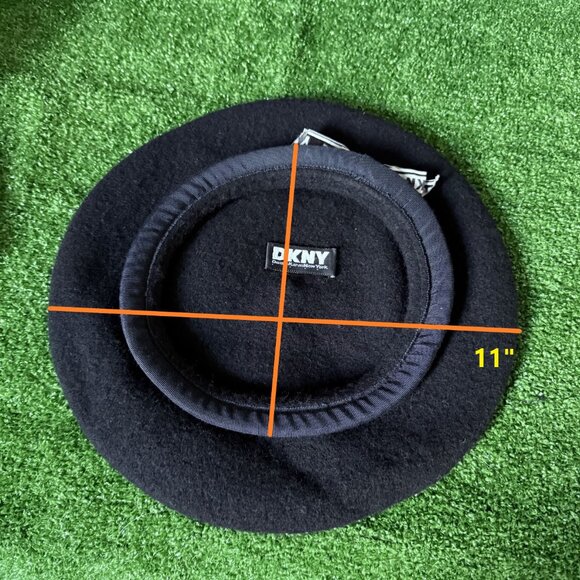 DKNY Women’s Black Felt Beret Tam Boho Hat OS w/ White Contrast Signature Bow - Picture 4 of 10